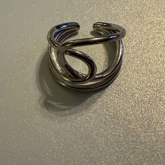 Stylish Silver Swirl Ring - Picture 5 of 5